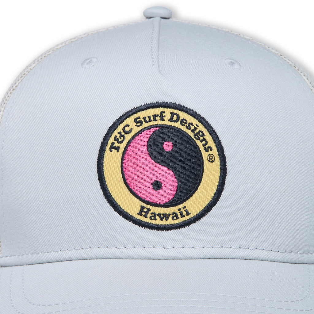 YY Plain Casquette Trucker-Grey / Pink Logo