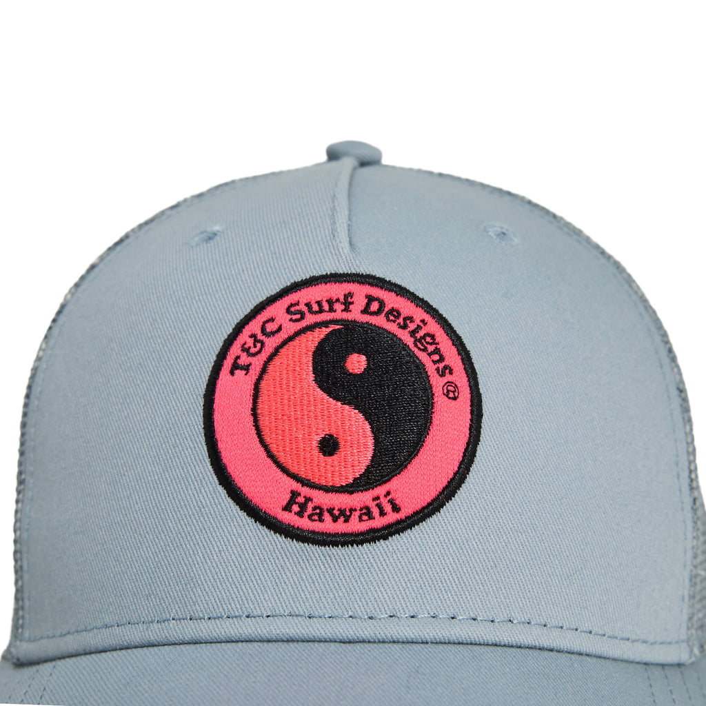 Boné Trucker YY da T&C Surf Designs - Azul Usado - Logótipo Rosa